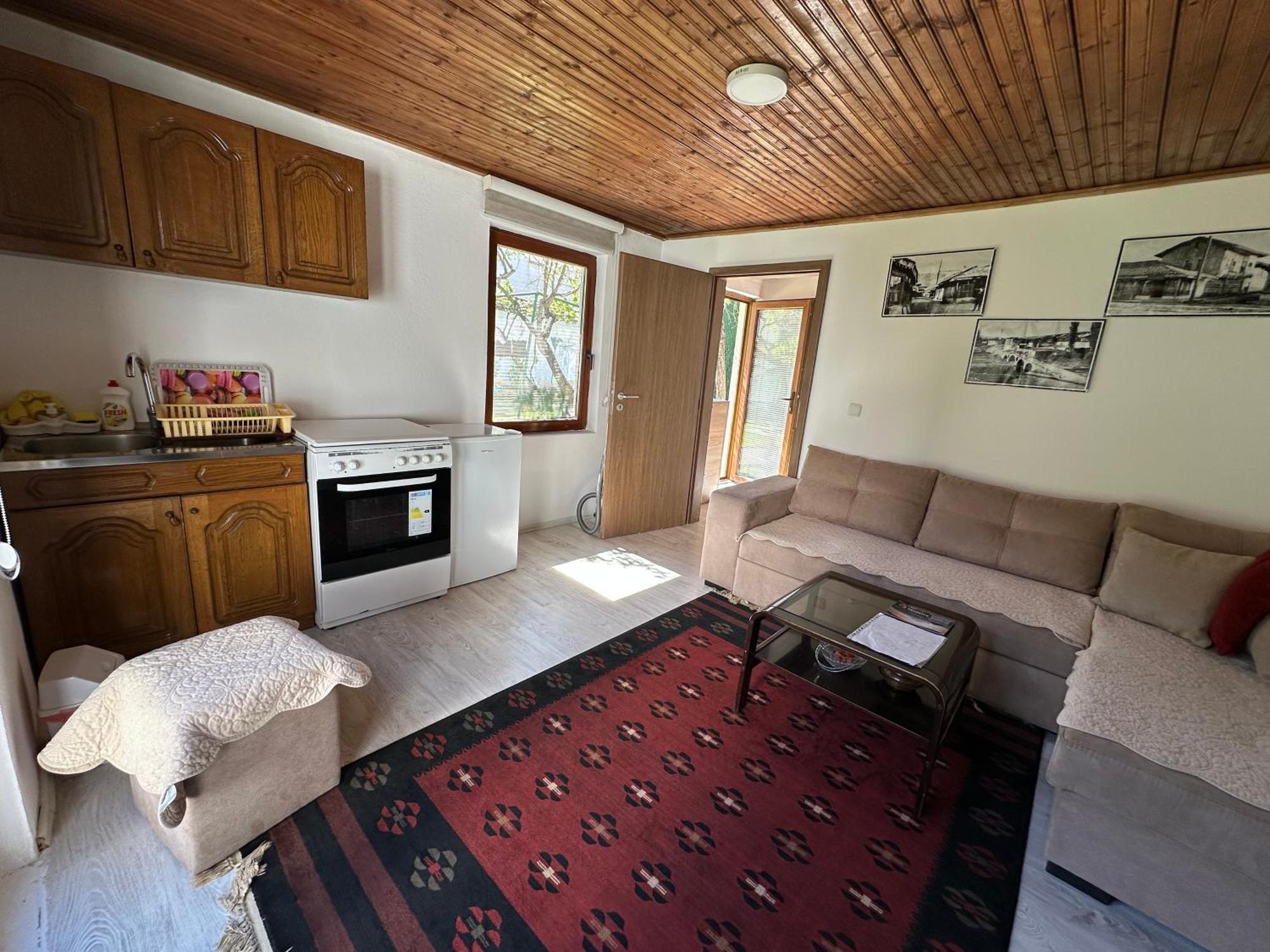 Garden Guesthouse Gjakova ภายนอก รูปภาพ